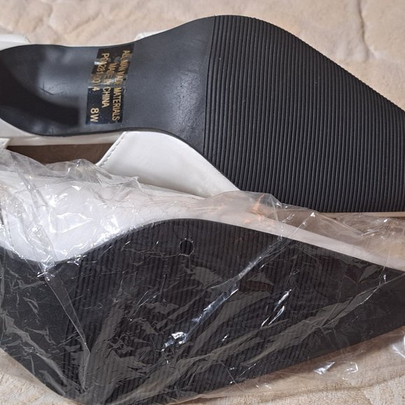 CLASSIQUE white pumps 8w - Picture 6 of 6